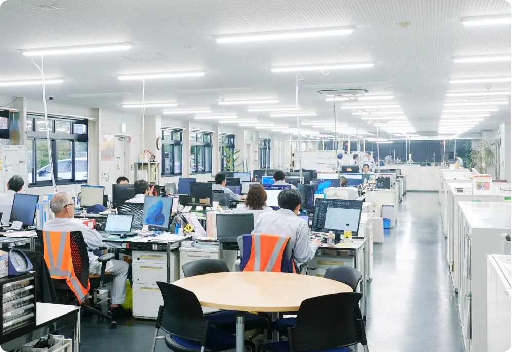 壁のない風通しの良いオープンオフィス